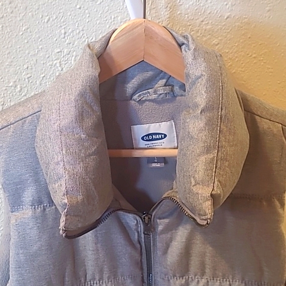 Womens fleece winter vest. Old Navy. Size Large. Light gray. - Picture 2 of 5